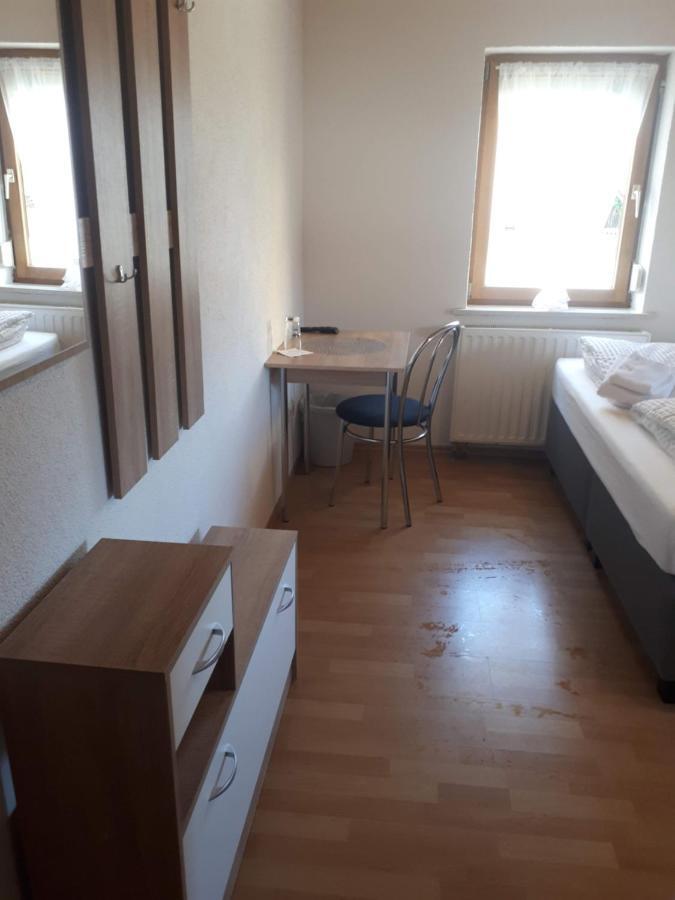 Gaestehaus Pension Waldhorn Weilen unter den Rinnen Buitenkant foto
