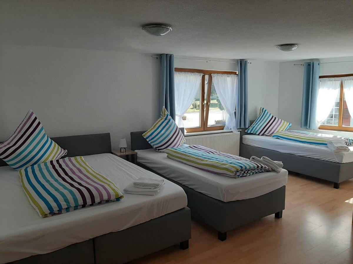 Gaestehaus Pension Waldhorn Weilen unter den Rinnen Buitenkant foto