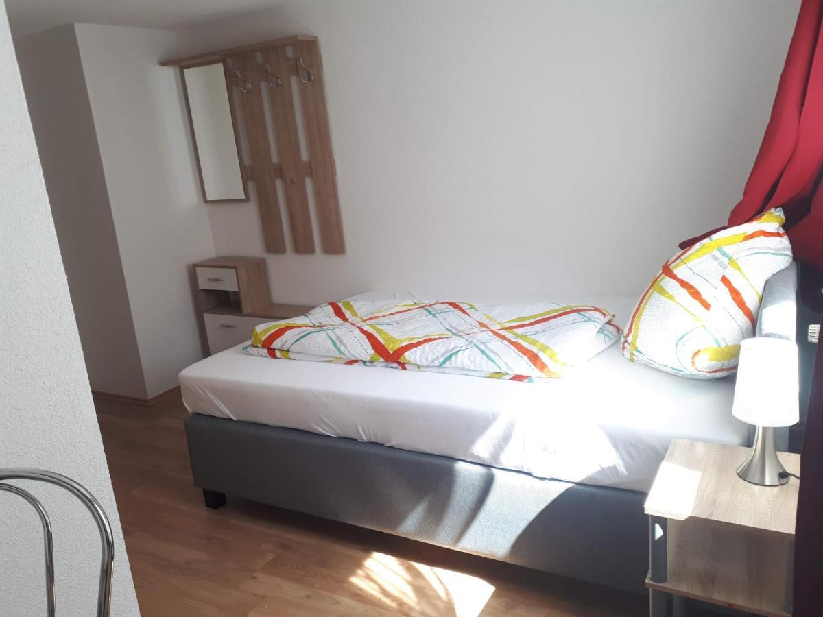 Gaestehaus Pension Waldhorn Weilen unter den Rinnen Buitenkant foto